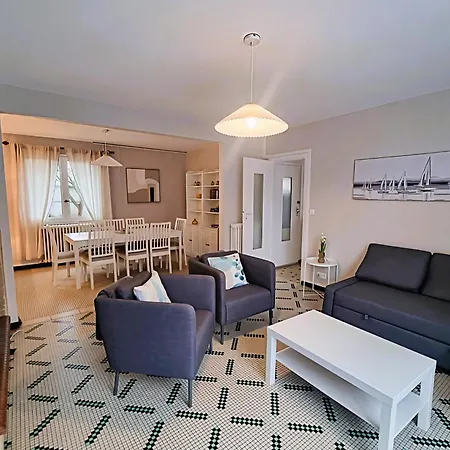 Large Family House 300m From The *
