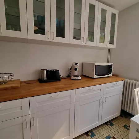 Large Family House 300m From The بيت للعطل *